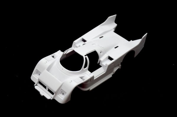 1/24   LANCIA LC2