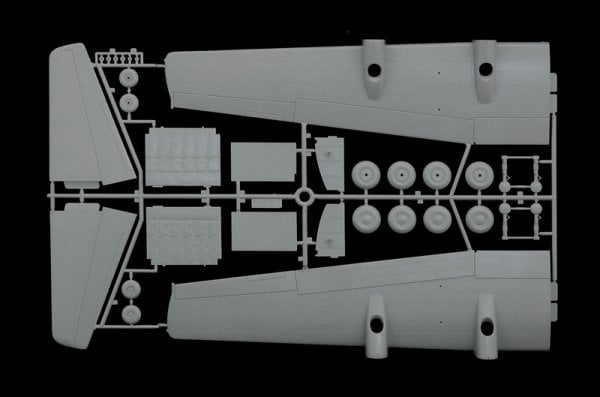 1/48 C-130J  C5 HERCULES