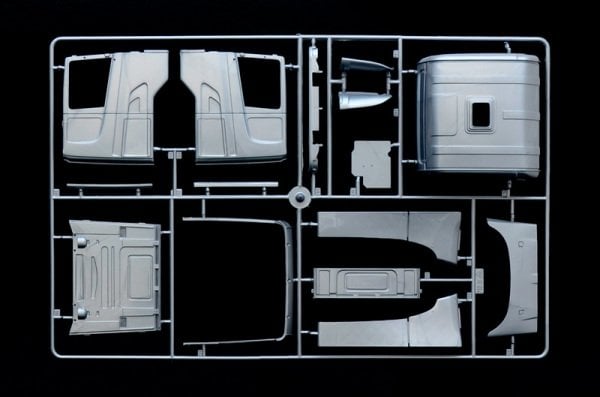 1/24   SCANIA R730 V8 STREAMLINE ''SILVER GRIFFIN''