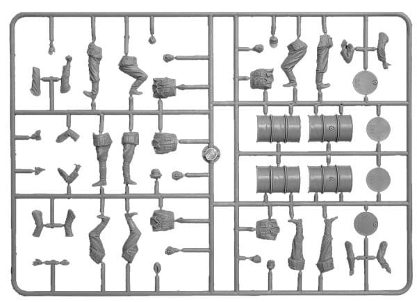 1/35 GERMAN SOLDIERS WITH FUEL DRUMS