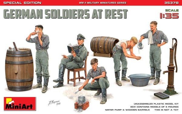 1/35 GERMAN SOLDIRES AT REST