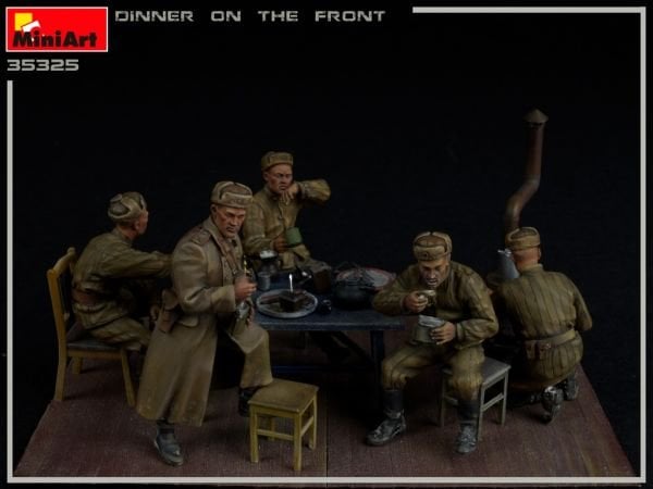 1/35 DINNER ON THE FRONT