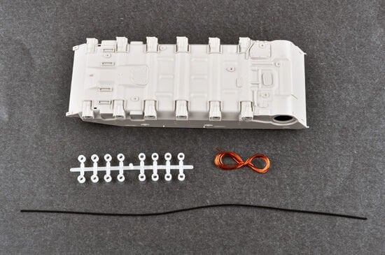 1/35 Russian T-72B1 MBT (w/kontakt-1 reactive armor)