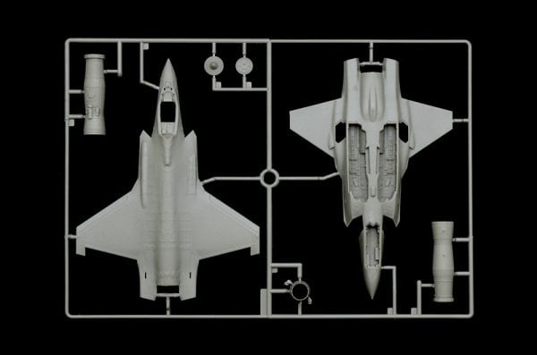 1/72     F-35 A LIGHTNING II CTOL version