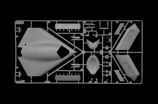1/72   X-47B