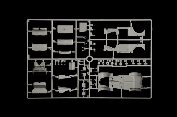 1/35   Fiat 508 CM Coloniale with Crew