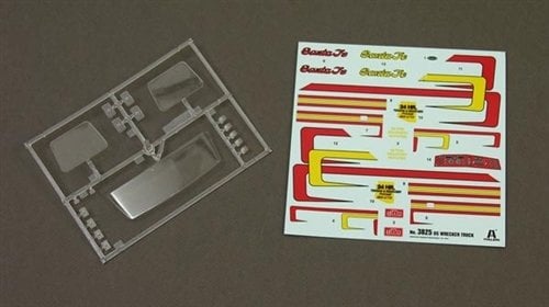 1/24 US WRECKER TRUCK