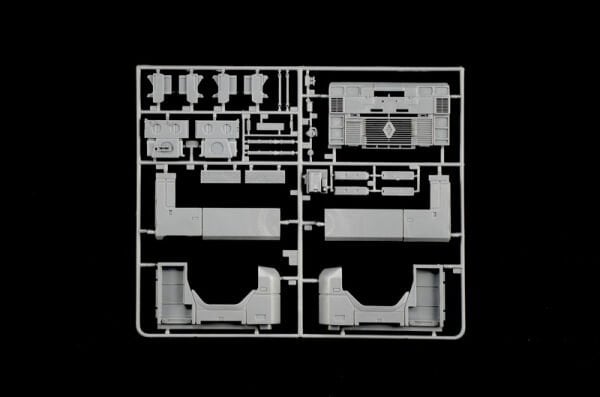 1/24 Renault AE500 Magnum