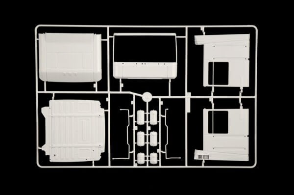 1/24 Renault AE500 Magnum