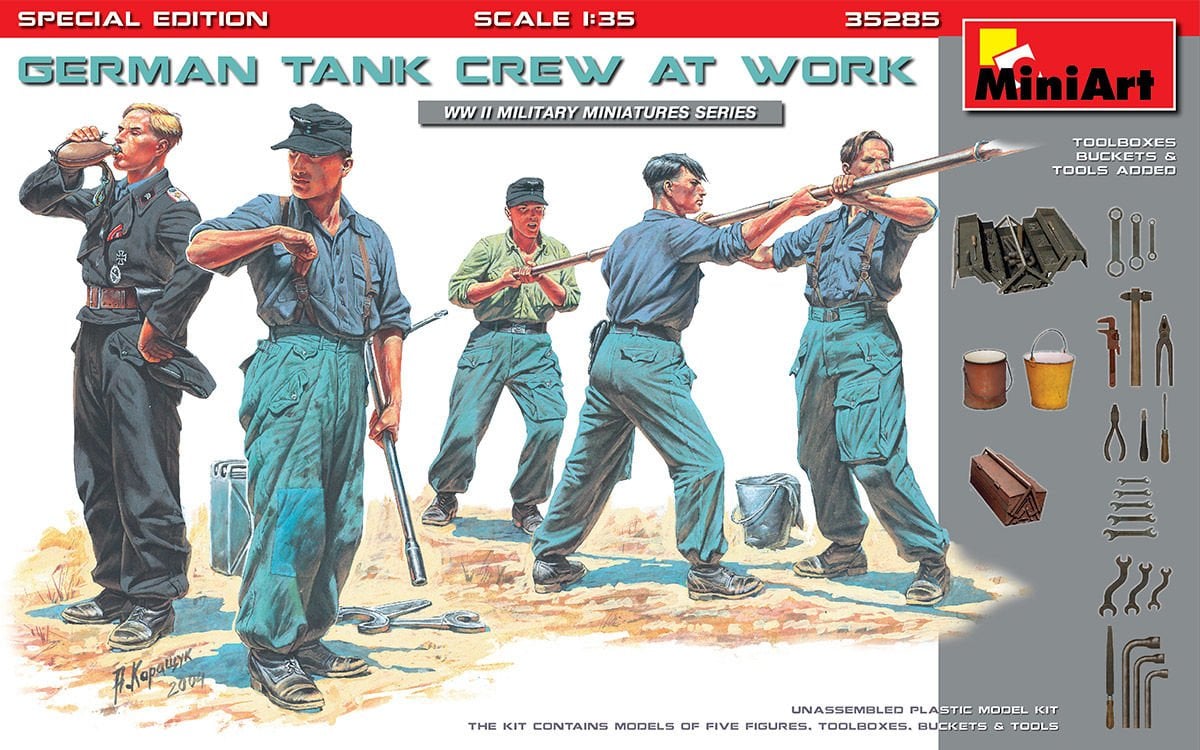 1/35 GERMAN TANK CREW AT WORK