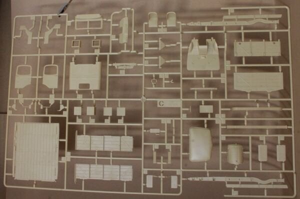 1/35 WWII British Army 30-CWT 4x2 GS Truck (YENİ KALIP)