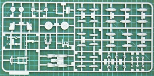 1/72 WWII RAF Bomber Re-Supply Set