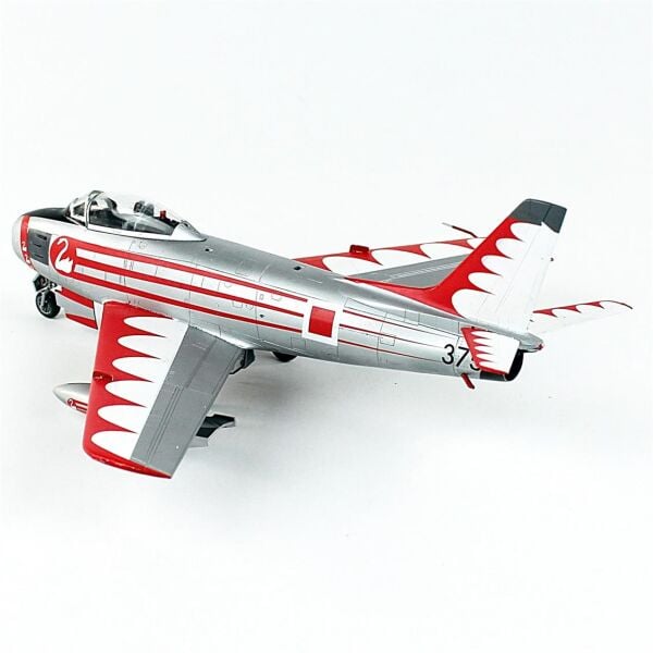 1/48 F-86E SABRE UÇAN KUGULAR /FLYING SWANS